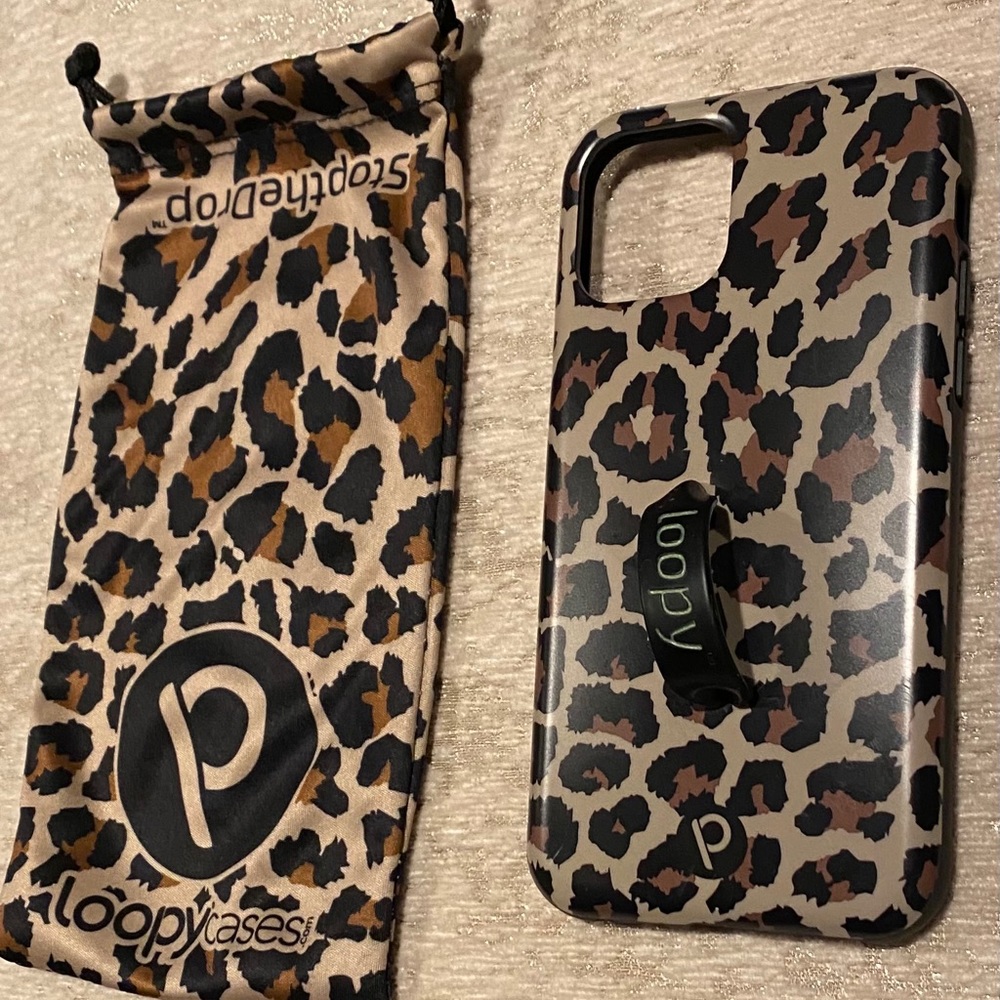 iPhone 11 Pro Leopard Loopy Case